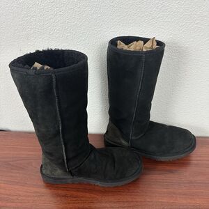 UGG Australia Classic Tall Black Boots Women’s 9 Sheepskin EVA Sole